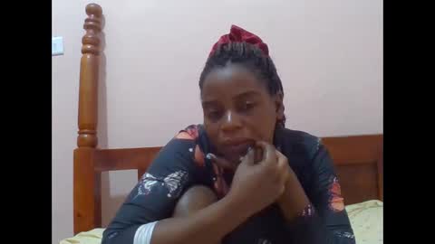 Snapshot of sweetib1 chatting on February 14, 6:10 am sweetib1 online show from February 14, 6:10 am