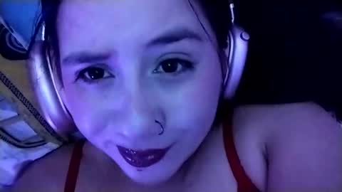 Snapshot of sweetie__annie chatting on February 4, 5:10 am Ana Mara i cant Make noise My family is here online show from February 4, 5:10 am