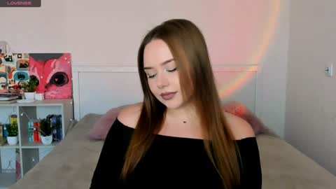 Snapshot of sweetie_candy_ chatting on August 6, 3:03 pm Hannah online show from August 6, 3:03 pm