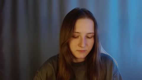 Annie online show from February 1, 9:02 pm