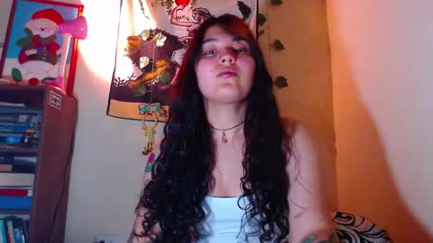 Snapshot of sweetie_maryy chatting on December 14, 3:29 am Maria  my insta sweetie maryy   online show from December 14, 3:29 am