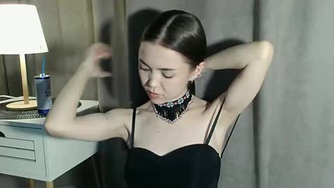 Snapshot of sweetieee_kira chatting on December 13, 9:53 pm sweetieee_kira online show from December 13, 9:53 pm