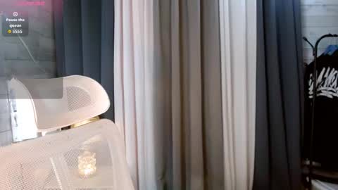 sweetiefox1 online show from January 8, 2:25 am