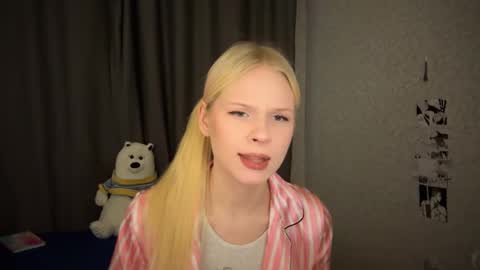 sweetie Lisa3 online show from January 10, 4:44 am