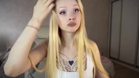 sweetie Lisa3 online show from March 8, 8:44 am