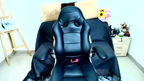 Isabella online show from June 7, 5:11 am