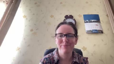 Snapshot of sweetitslav chatting on July 3, 11:16 am Lorry online show from July 3, 11:16 am