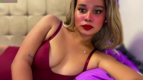 Snapshot of sweetjhessa69 chatting on May 28, 4:43 am sweetjhessa69 online show from May 28, 4:43 am