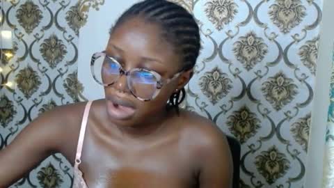 Snapshot of sweetjuicyclit chatting on March 11, 1:28 pm zuri online show from March 11, 1:28 pm