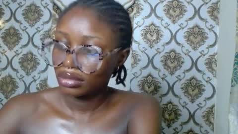 Snapshot of sweetjuicyclit chatting on March 16, 1:22 am zuri online show from March 16, 1:22 am