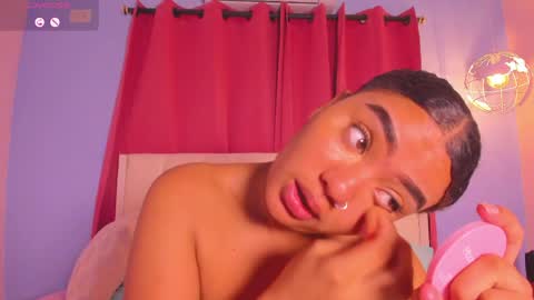 Isabel online show from June 4, 1:39 pm