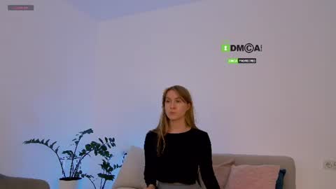 SweetKira1 online show from July 28, 4:39 pm