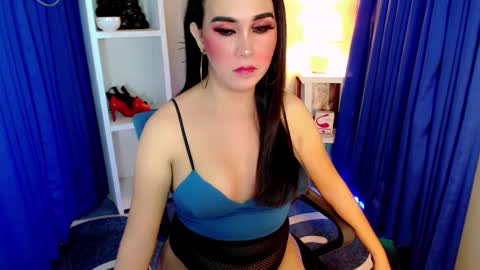 dessiree online show from February 5, 7:39 am