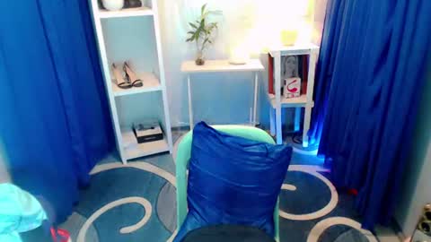 dessiree online show from June 12, 1:59 am