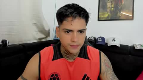 Snapshot of sweetlatinoboy chatting on March 17, 12:41 pm SWEETLATINBOY online show from March 17, 12:41 pm