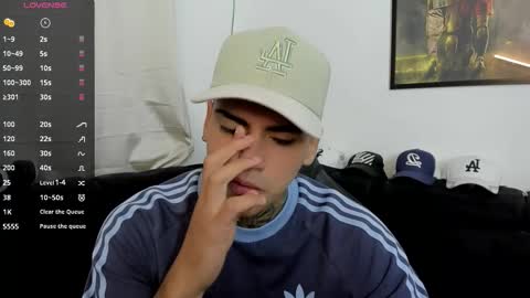 Snapshot of sweetlatinoboy chatting on March 19, 10:30 am SWEETLATINBOY online show from March 19, 10:30 am