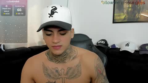 Snapshot of sweetlatinoboy chatting on April 1, 1:41 pm SWEETLATINBOY online show from April 1, 1:41 pm