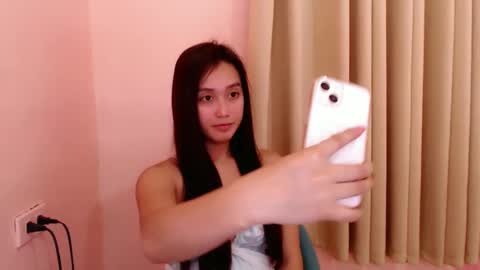 Leah online show from December 8, 5:39 am