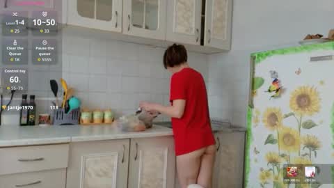 Snapshot of sweetledyselin chatting on February 18, 10:22 am SweetLedySelin online show from February 18, 10:22 am