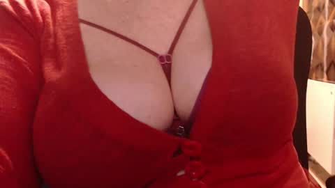 Snapshot of sweetli_angel chatting on October 4, 12:52 am sweetli_angel online show from October 4, 12:52 am