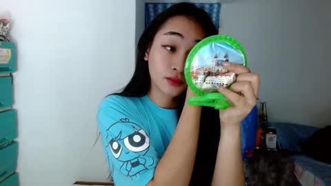 Snapshot of sweetlilly_18 chatting on December 2, 2:20 am Lilly online show from December 2, 2:20 am