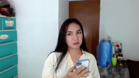 Snapshot of sweetlilly_18 chatting on December 5, 6:33 pm Lilly online show from December 5, 6:33 pm