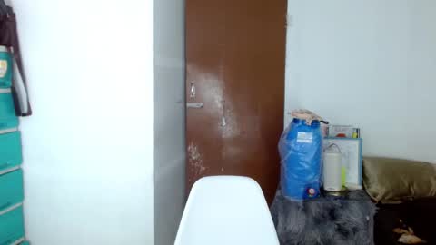 Snapshot of sweetlilly_18 chatting on December 11, 2:19 am Lilly online show from December 11, 2:19 am