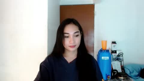 Snapshot of sweetlilly_18 chatting on January 1, 5:11 pm Lilly online show from January 1, 5:11 pm