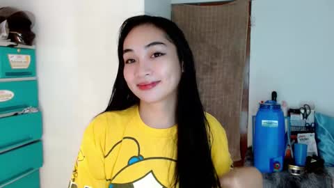 Snapshot of sweetlilly_18 chatting on January 11, 12:18 pm Lilly online show from January 11, 12:18 pm