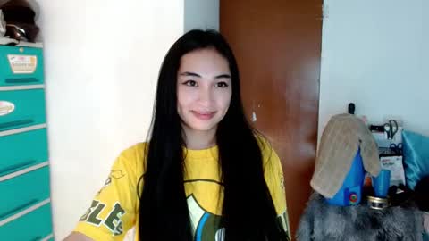 Snapshot of sweetlilly_18 chatting on January 11, 3:20 pm Lilly online show from January 11, 3:20 pm