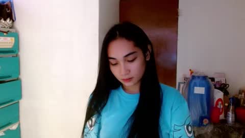 Snapshot of sweetlilly_18 chatting on January 26, 1:36 pm Lilly online show from January 26, 1:36 pm