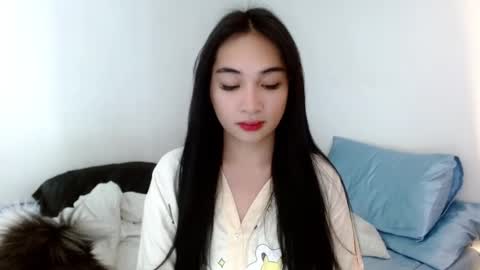 Snapshot of sweetlilly_18 chatting on February 24, 3:33 am Lilly online show from February 24, 3:33 am