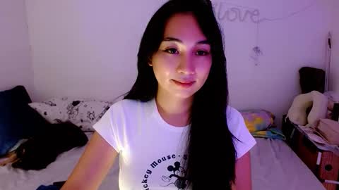 Snapshot of sweetlilly_18 chatting on September 12, 3:17 am Lilly online show from September 12, 3:17 am