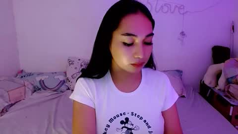 Snapshot of sweetlilly_18 chatting on September 14, 4:33 am Lilly online show from September 14, 4:33 am