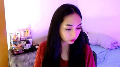 Snapshot of sweetlilly_18 chatting on October 17, 2:37 am Lilly online show from October 17, 2:37 am