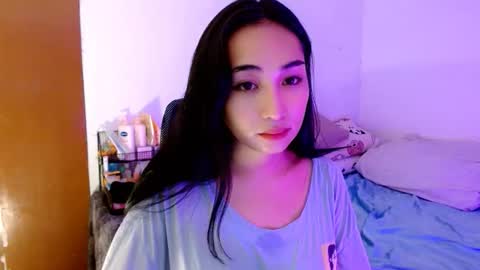 Snapshot of sweetlilly_18 chatting on October 20, 2:12 am Lilly online show from October 20, 2:12 am