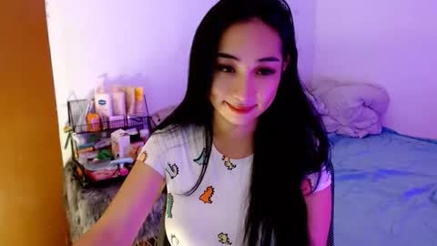 Snapshot of sweetlilly_18 chatting on November 1, 3:30 am Lilly online show from November 1, 3:30 am