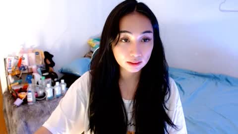 Snapshot of sweetlilly_18 chatting on November 9, 5:39 am Lilly online show from November 9, 5:39 am