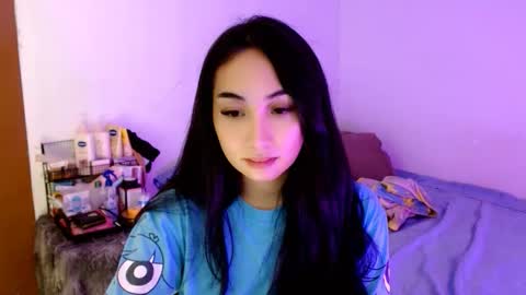 Snapshot of sweetlilly_18 chatting on November 21, 11:58 pm Lilly online show from November 21, 11:58 pm