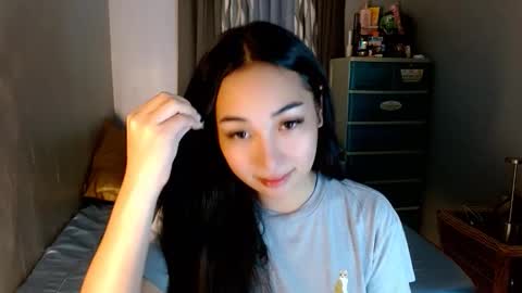 Snapshot of sweetlilly_18 chatting on January 19, 3:10 am Lilly online show from January 19, 3:10 am