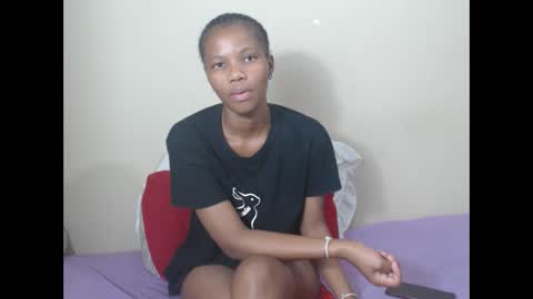 sweetlipss_ online show from September 13, 5:24 pm
