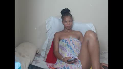 sweetlipss_ online show from October 11, 2:11 am