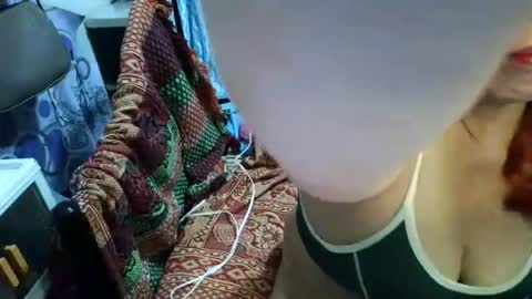 Snapshot of sweetmature_69 chatting on July 24, 1:09 pm sweetmature_69 online show from July 24, 1:09 pm