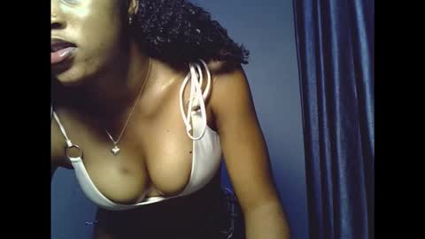 sweetmila9 online show from January 19, 4:38 am