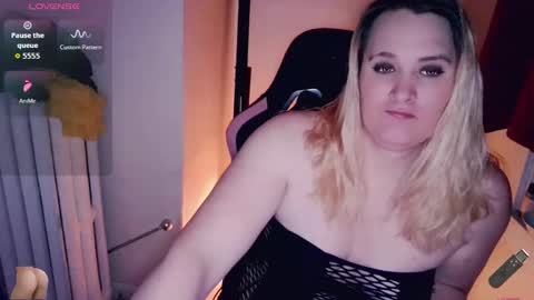 SweetMorgan online show from May 4, 1:23 am