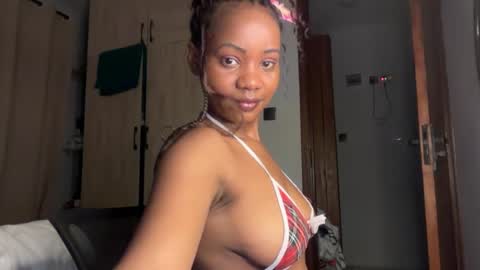 sweetnia754136 online show from July 11, 4:53 pm