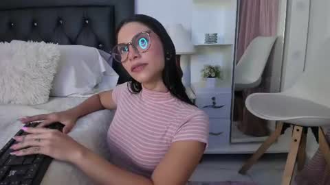 sweetnicky1 online show from June 9, 1:23 pm
