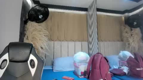 Snapshot of sweetnova_ chatting on June 13, 2:31 am Sweet Nova online show from June 13, 2:31 am