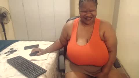 sweetnoziexxx online show from December 2, 7:58 am
