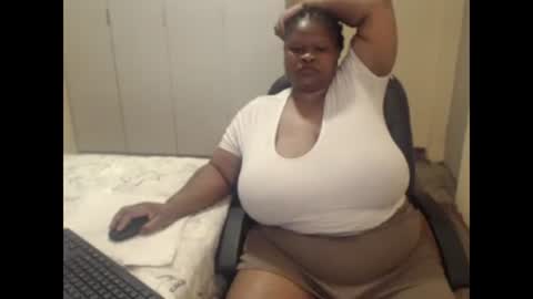 sweetnoziexxx online show from December 15, 2:37 pm